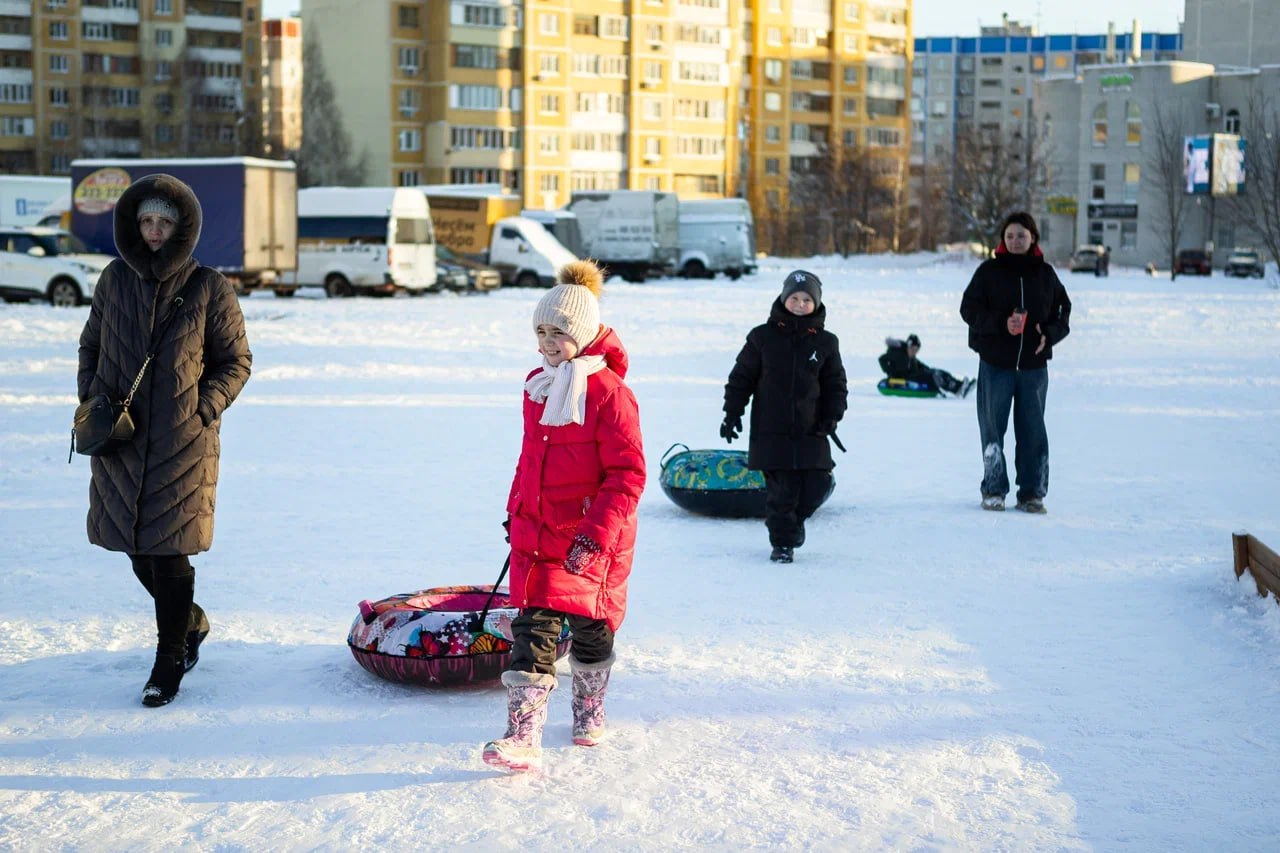Для юных курян проводят игровые программы в разных уголках города Для юных курян проводят игровые программы в разных уголках города