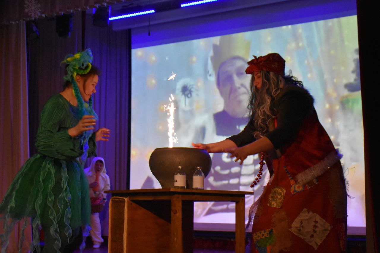 Сергей Цуканов: Новогоднее волшебство продолжается! Сегодня в районном доме народного творчества состоялся детский утренник под названием «Волшебный календарь» Сергей Цуканов: Новогоднее волшебство продолжается! Сегодня в районном доме народного творчества состоялся детский утренник под названием «Волшебный календарь»