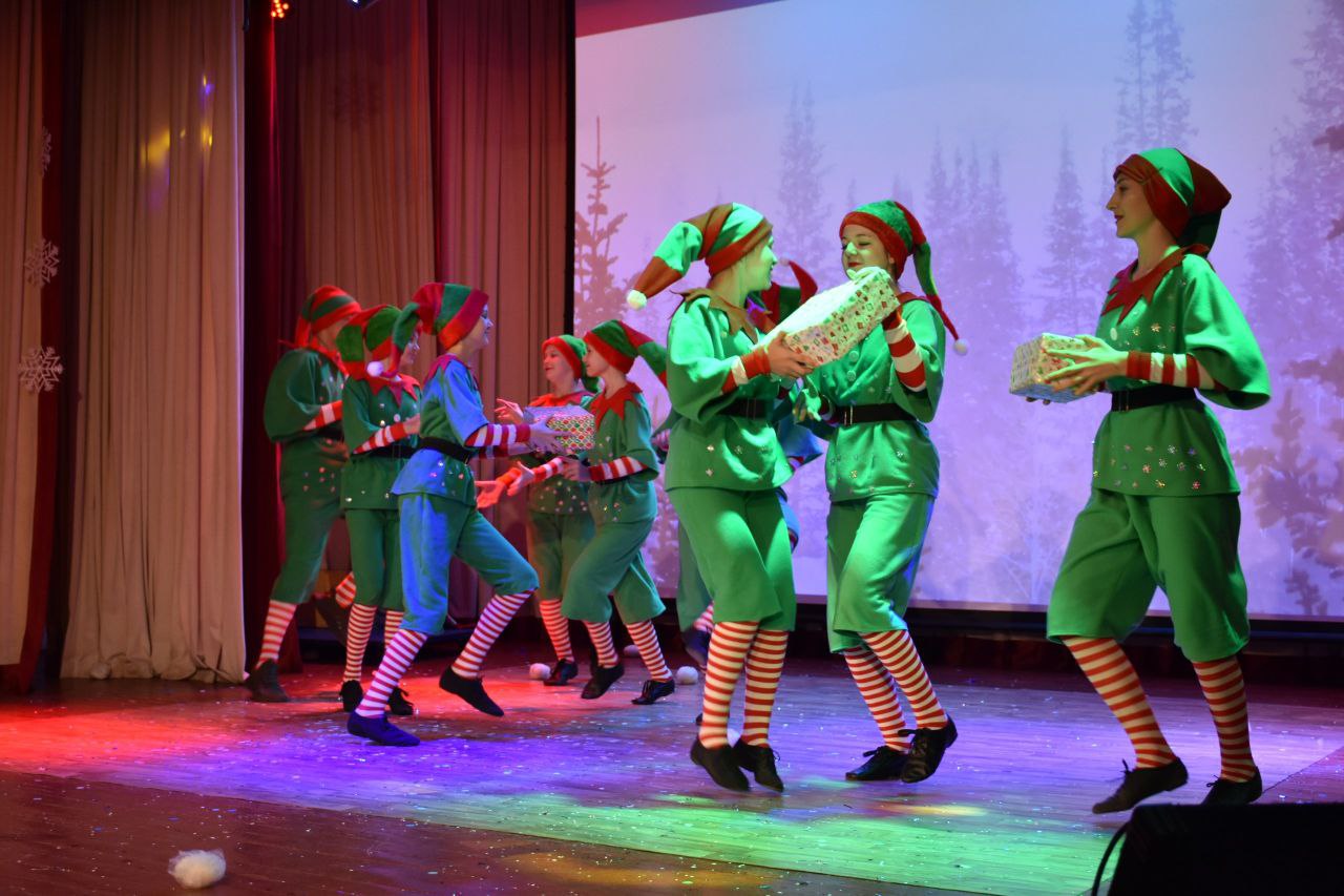 Сергей Цуканов: Новогоднее волшебство продолжается! Сегодня в районном доме народного творчества состоялся детский утренник под названием «Волшебный календарь» Сергей Цуканов: Новогоднее волшебство продолжается! Сегодня в районном доме народного творчества состоялся детский утренник под названием «Волшебный календарь»