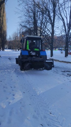 В Курске продолжается уборка общественных пространств