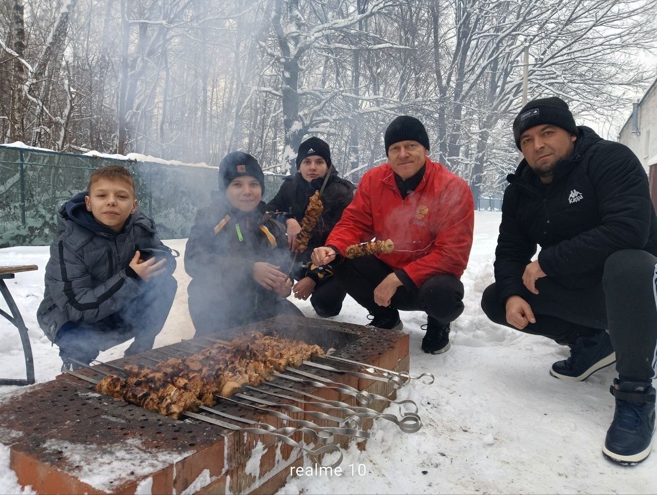 В Центре «Мы вместе» прошел незабываемый мастер-класс для воспитанников по приготовлению шашлыка на свежем воздухе В Центре «Мы вместе» прошел незабываемый мастер-класс для воспитанников по приготовлению шашлыка на свежем воздухе