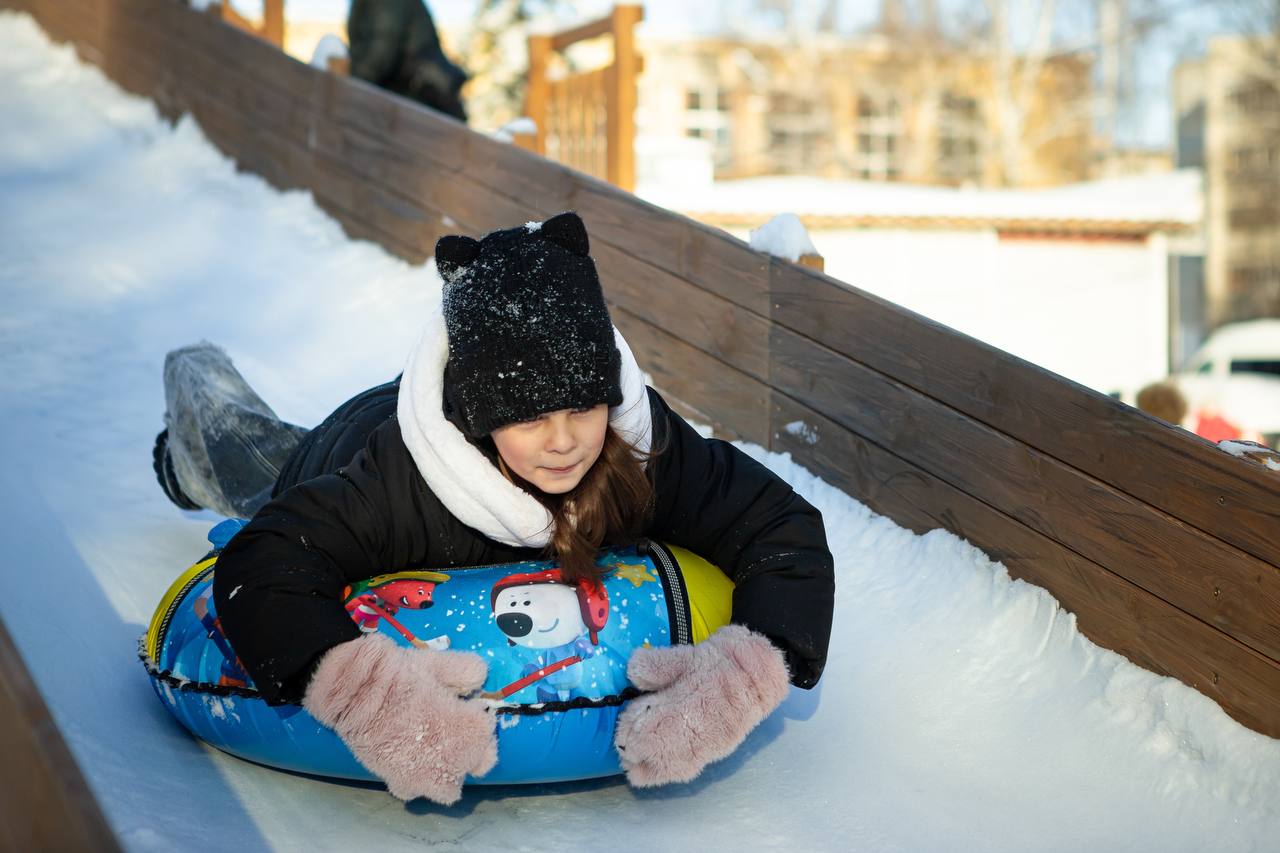 Сотрудники «Лиры» дарят курянам праздничное настроение Сотрудники «Лиры» дарят курянам праздничное настроение