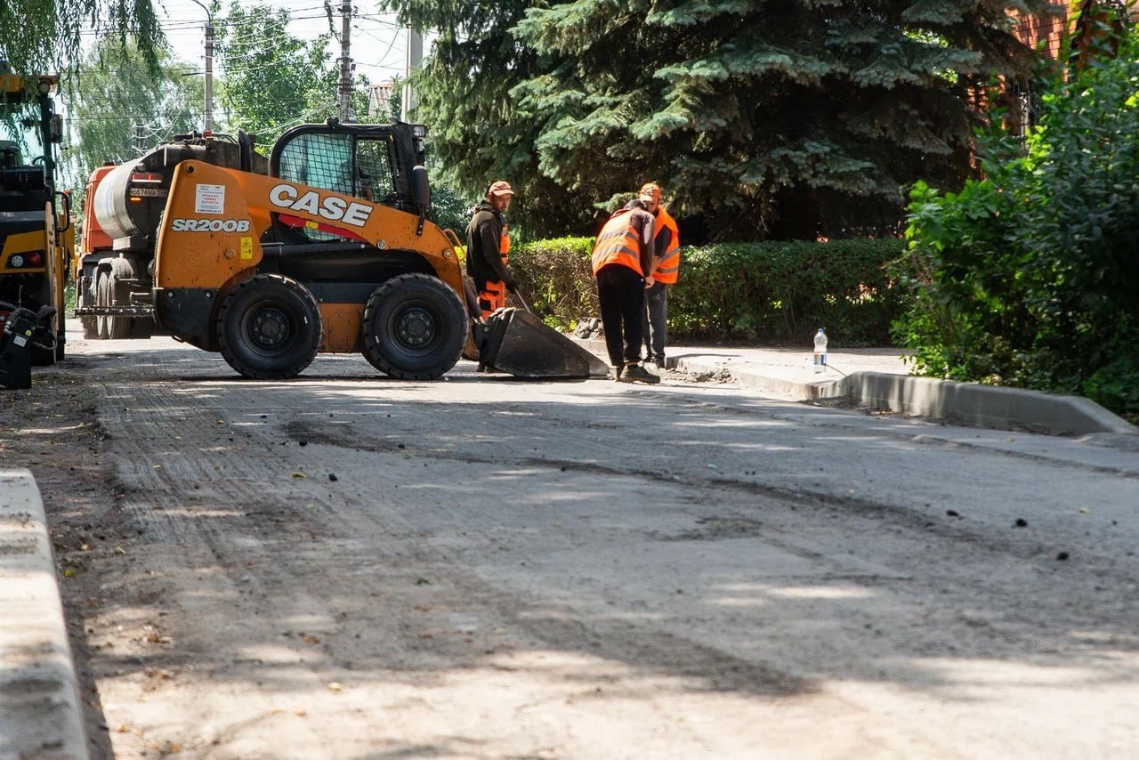 В прошлом году на 51 улице был проведен капитальный ремонт автомобильных дорог В прошлом году на 51 улице был проведен капитальный ремонт автомобильных дорог