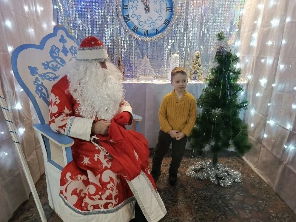 Сергей Черников: Друзья, продолжаем заходить в гости к Деду Морозу Сергей Черников: Друзья, продолжаем заходить в гости к Деду Морозу