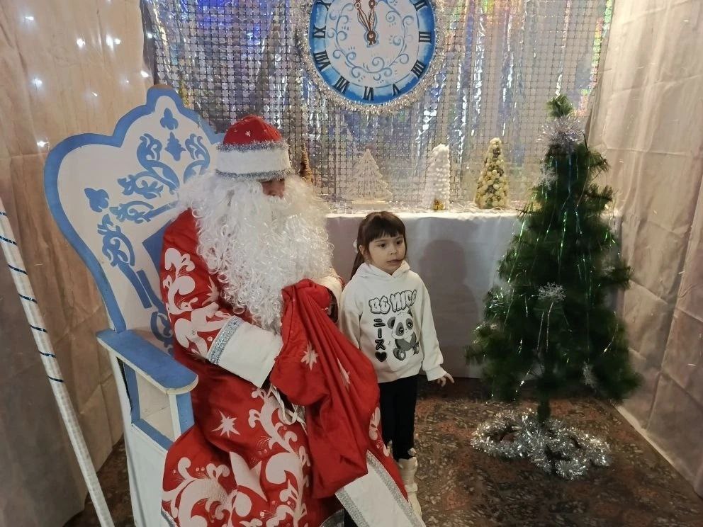 Сергей Черников: Друзья, продолжаем заходить в гости к Деду Морозу Сергей Черников: Друзья, продолжаем заходить в гости к Деду Морозу