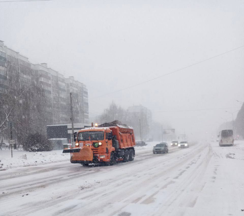 В Курске дорожные службы перешли на усиленный режим работы