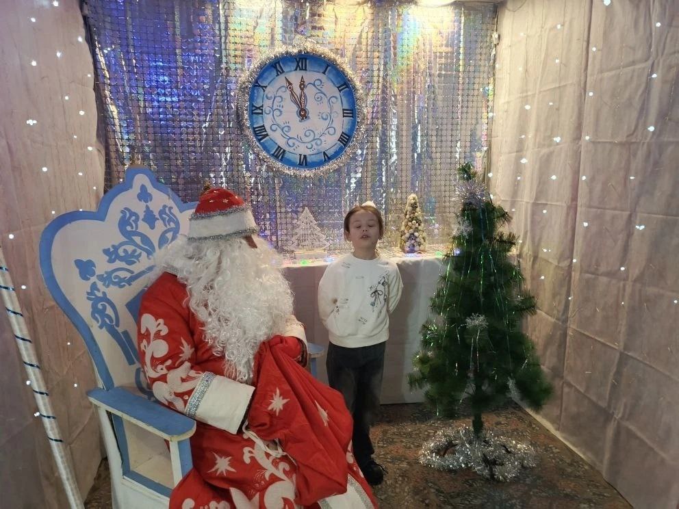 Сергей Черников: Друзья, продолжаем заходить в гости к Деду Морозу Сергей Черников: Друзья, продолжаем заходить в гости к Деду Морозу