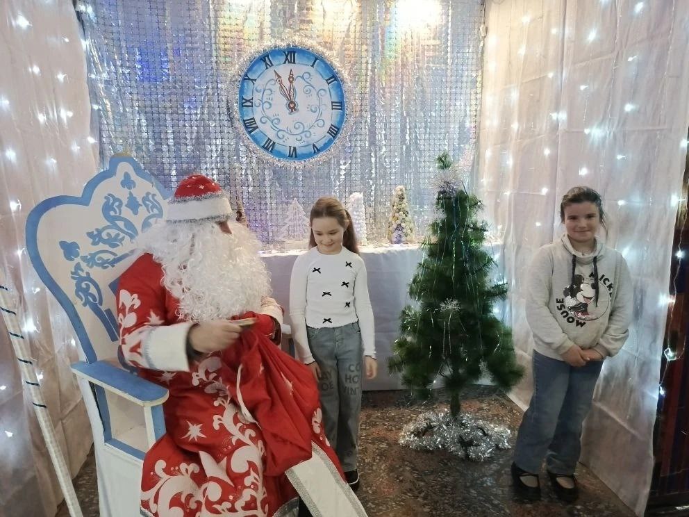 Сергей Черников: Друзья, продолжаем заходить в гости к Деду Морозу Сергей Черников: Друзья, продолжаем заходить в гости к Деду Морозу