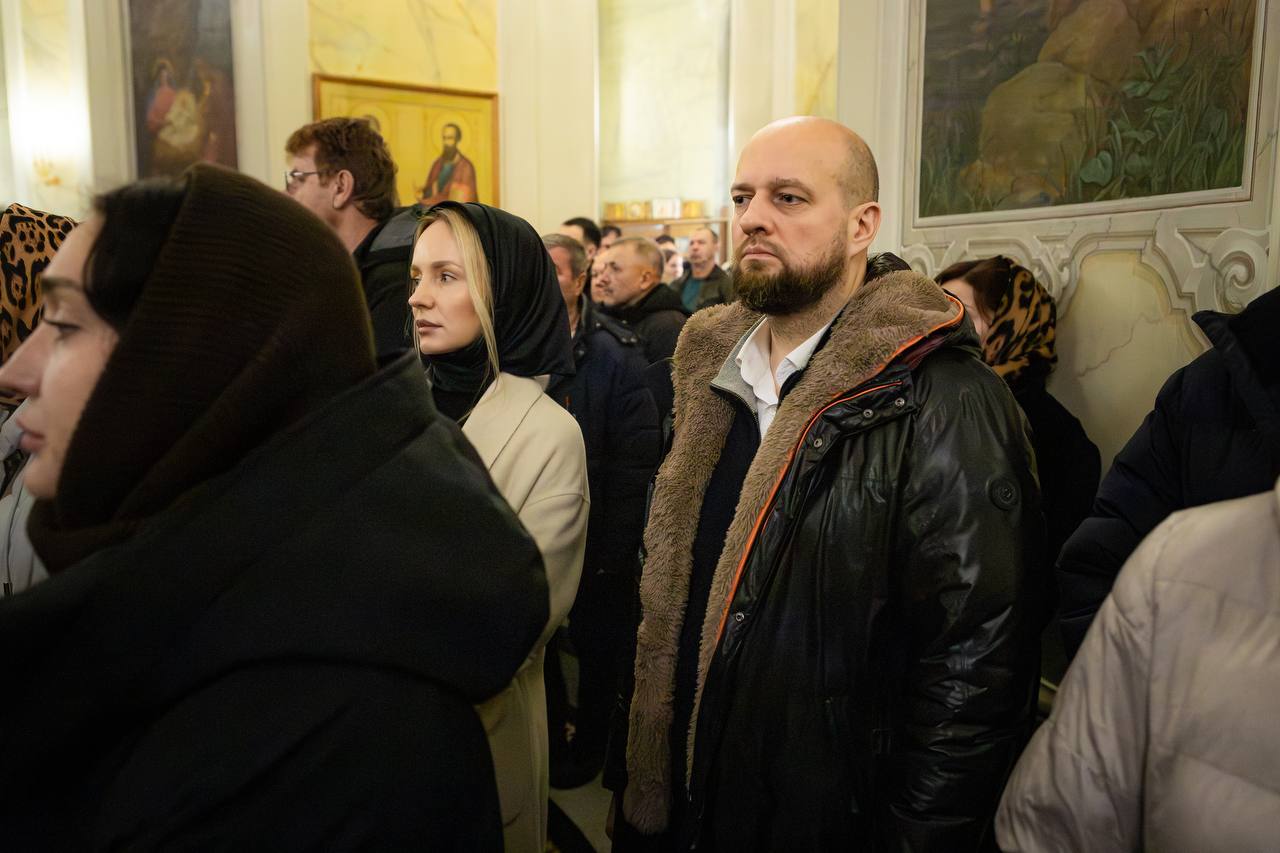 Евгений Маслов поздравил курян с Рождеством Христовым