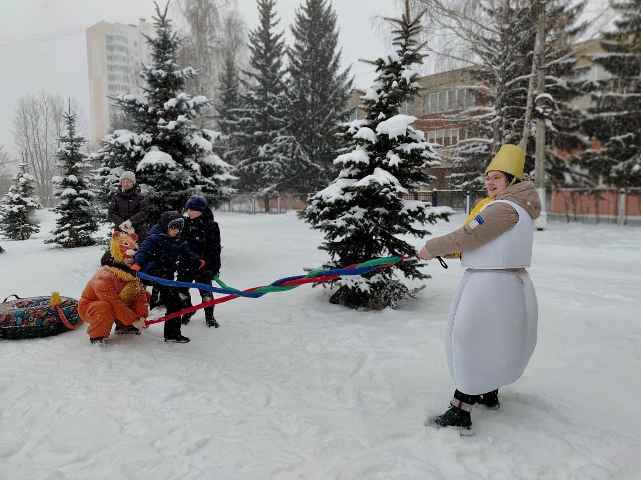 На зимних каникулах у школы №59 открылась новая тюбинговая горка На зимних каникулах у школы №59 открылась новая тюбинговая горка