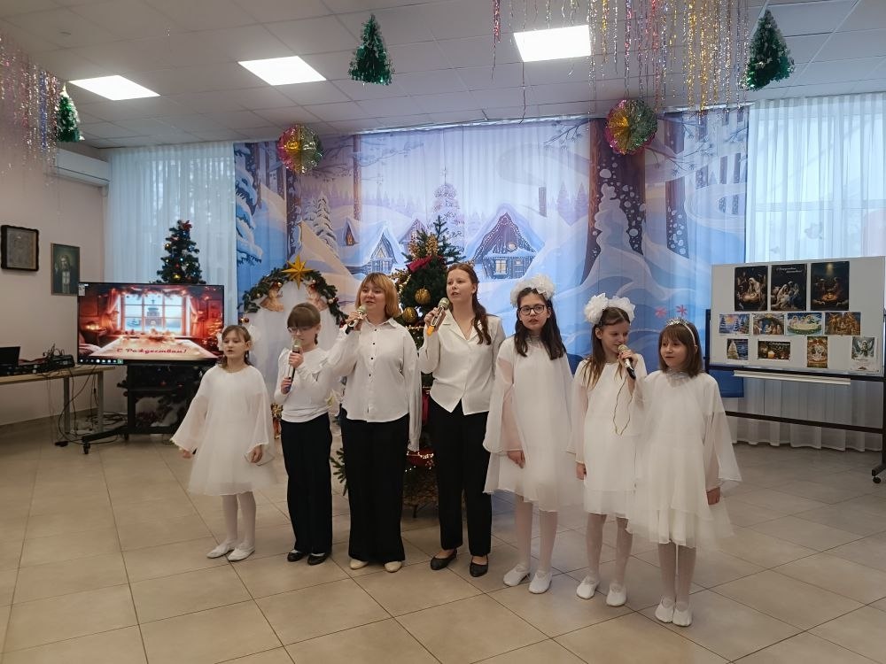 Сегодня воспитанников центра «СемьЯ» навестил Митрополит Курский и Рыльский Герман Сегодня воспитанников центра «СемьЯ» навестил Митрополит Курский и Рыльский Герман