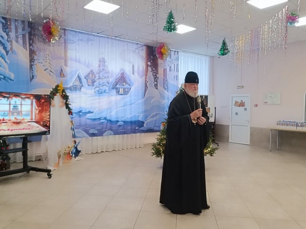 Сегодня воспитанников центра «СемьЯ» навестил Митрополит Курский и Рыльский Герман Сегодня воспитанников центра «СемьЯ» навестил Митрополит Курский и Рыльский Герман