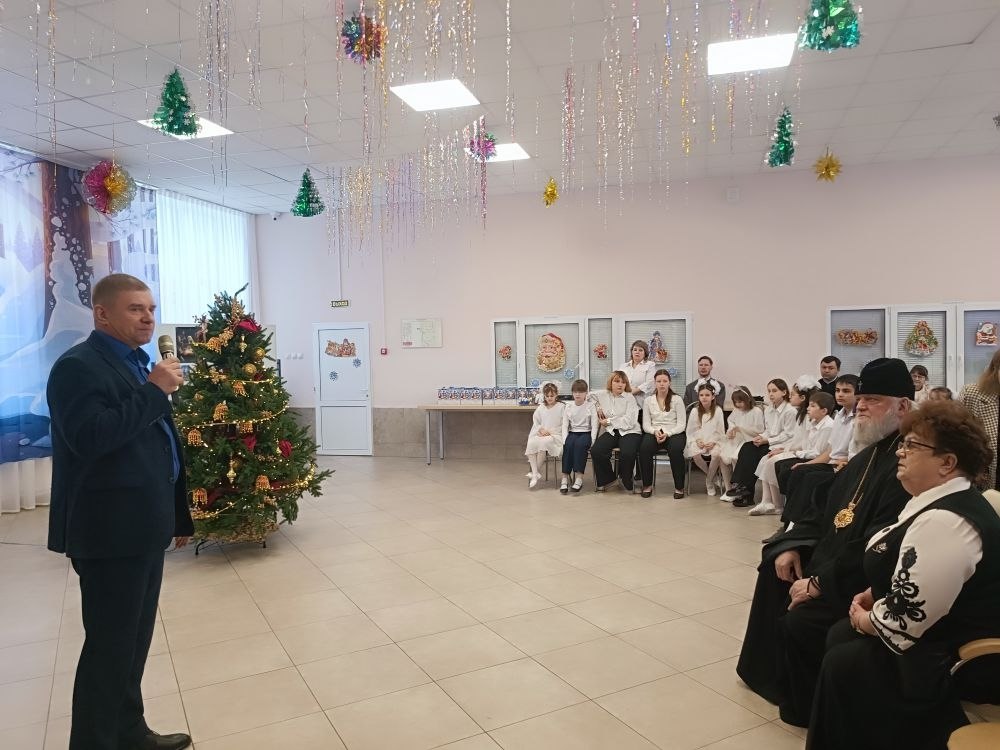 Сегодня воспитанников центра «СемьЯ» навестил Митрополит Курский и Рыльский Герман Сегодня воспитанников центра «СемьЯ» навестил Митрополит Курский и Рыльский Герман