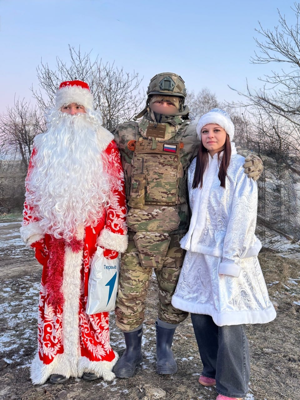 В рамках акции «Российский детский Дед Мороз» активисты регионального и местных отделений «Движения первых» в Курской области поздравляют с праздником тех, кто работал в новогоднюю ночь и продолжает трудиться на благо... В рамках акции «Российский детский Дед Мороз» активисты регионального и местных отделений «Движения первых» в Курской области поздравляют с праздником тех, кто работал в новогоднюю ночь и продолжает трудиться на благо...