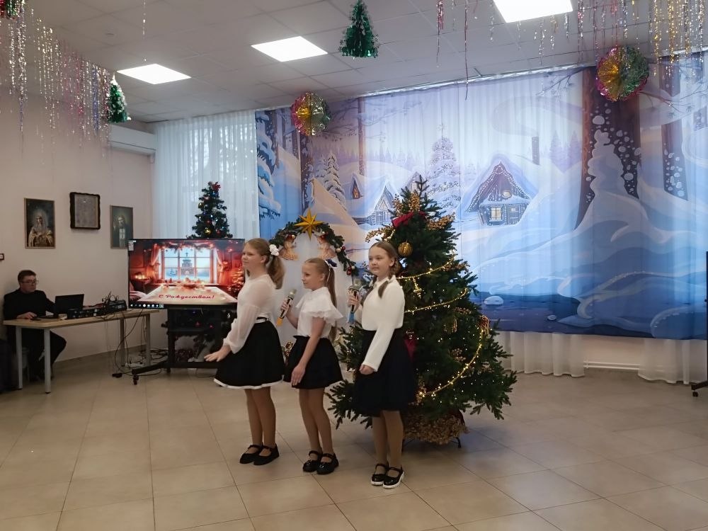 Сегодня воспитанников центра «СемьЯ» навестил Митрополит Курский и Рыльский Герман Сегодня воспитанников центра «СемьЯ» навестил Митрополит Курский и Рыльский Герман