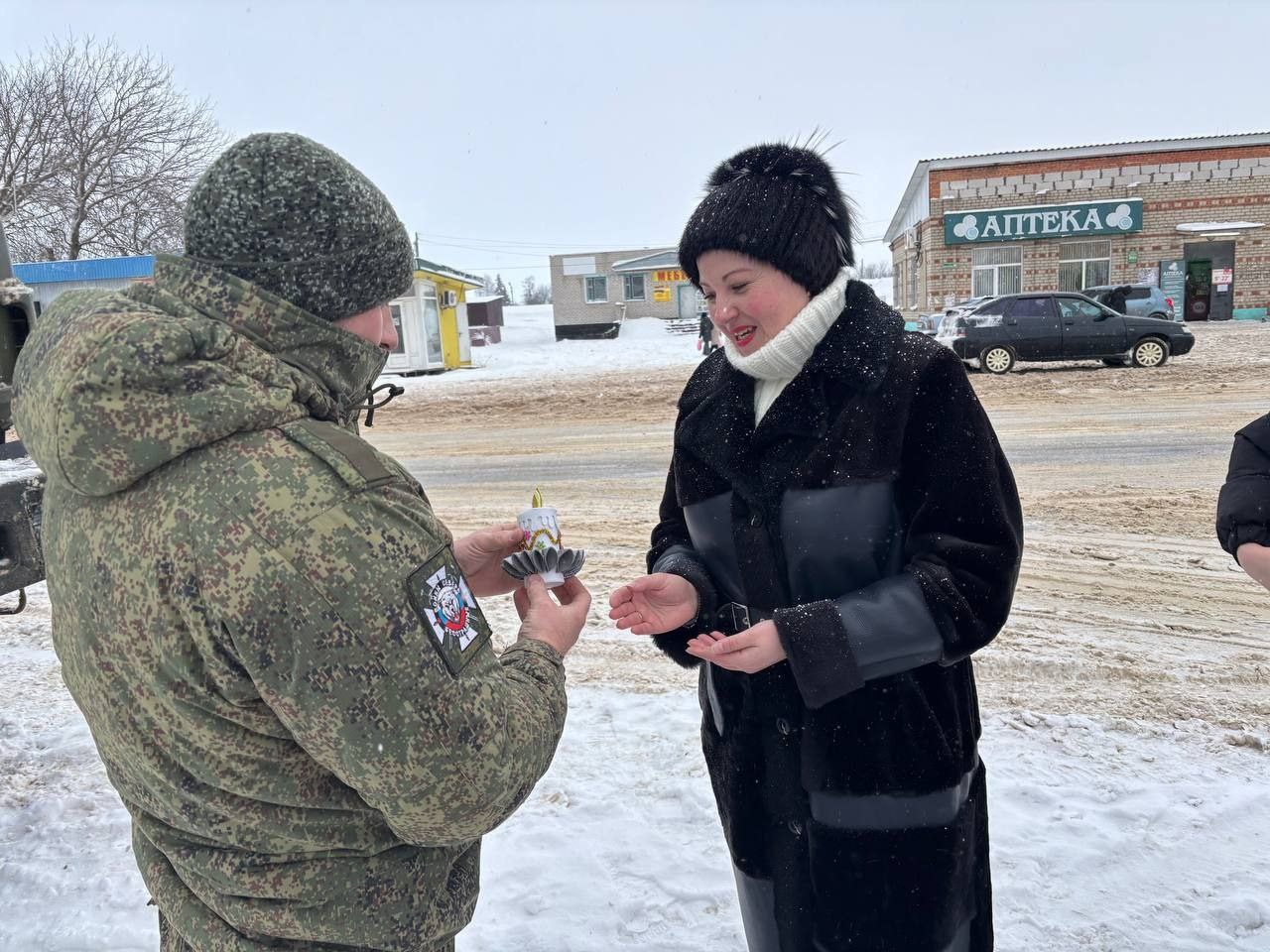 Вот так Российский детский Дед Мороз вместе с активистами местного и первичного отделения Черемисиновской школы, своими наставниками просто поздравили жителей родного района, сотрудников линейной полиции и участника СВО с... Вот так Российский детский Дед Мороз вместе с активистами местного и первичного отделения Черемисиновской школы, своими наставниками просто поздравили жителей родного района, сотрудников линейной полиции и участника СВО с...
