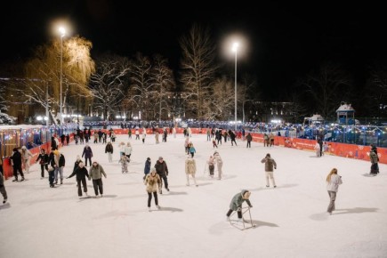 10 января возобновляют работу катки в парке Пионеров, на СКК и на проспекте Дериглазова