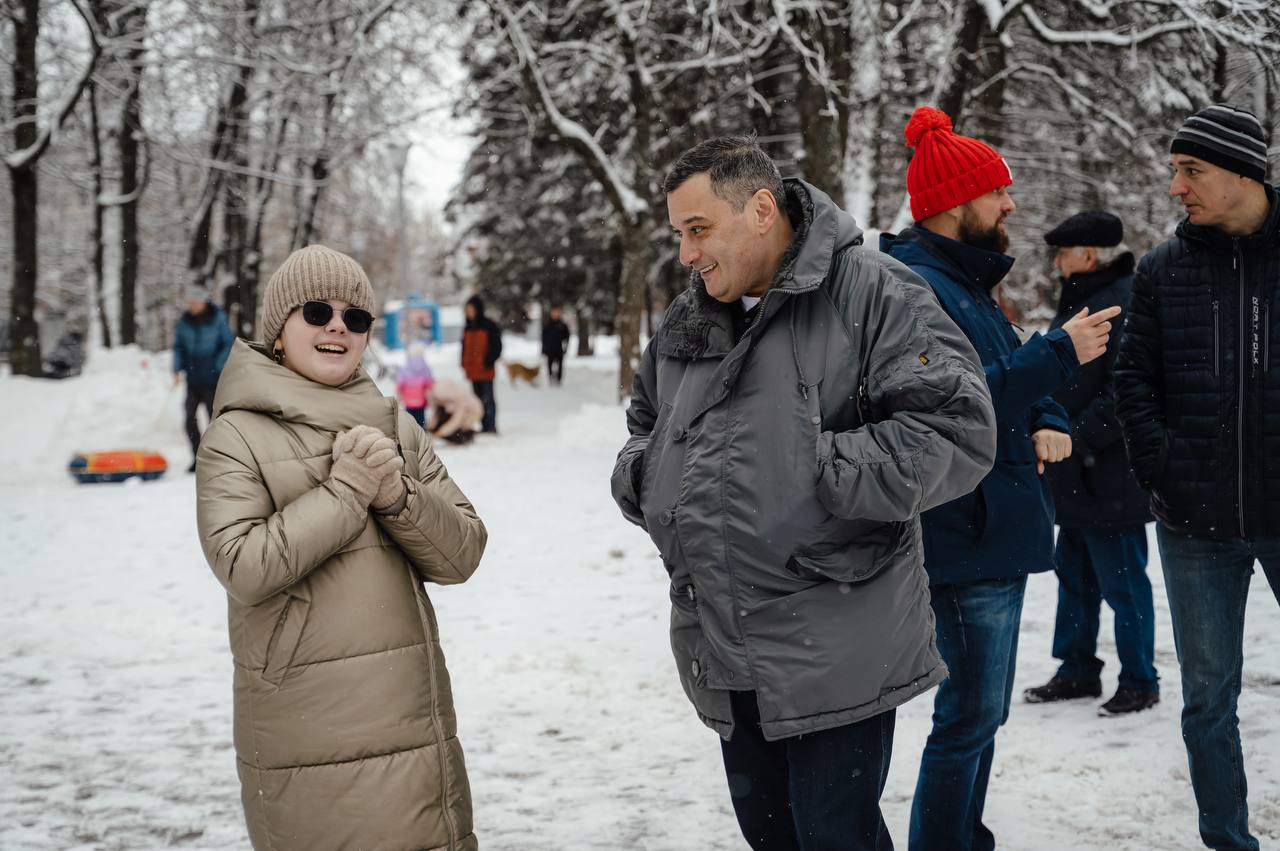 Александр Хинштейн: Во время прямой линии 10-летняя Кира Сергеевна (именно так она представилась) попросила украсить к Новому году курский парк Бородино