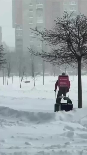 Курьеры в Москве встали на лыжи