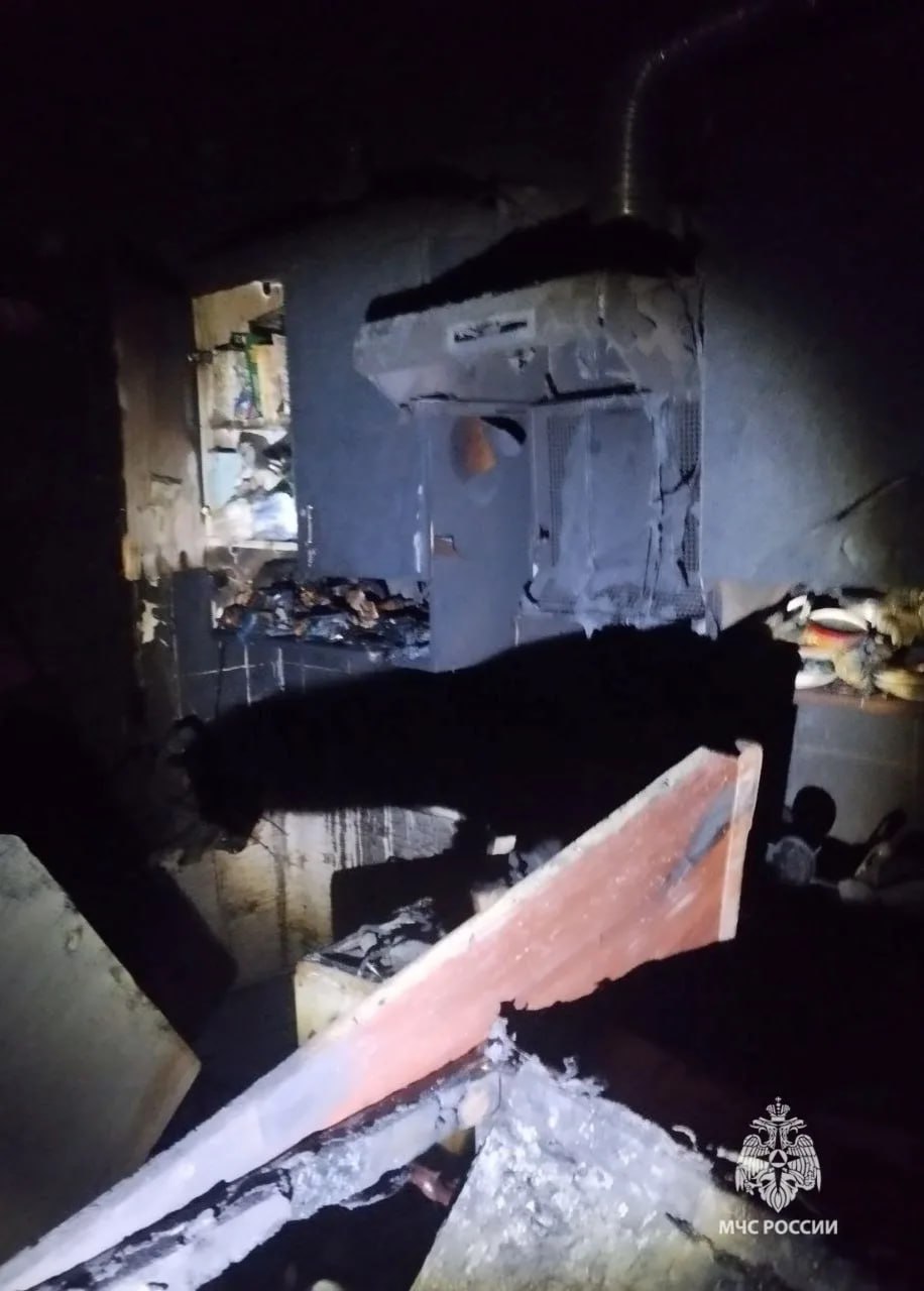 В Железногорске из-за свечи произошел пожар в квартире многоэтажки