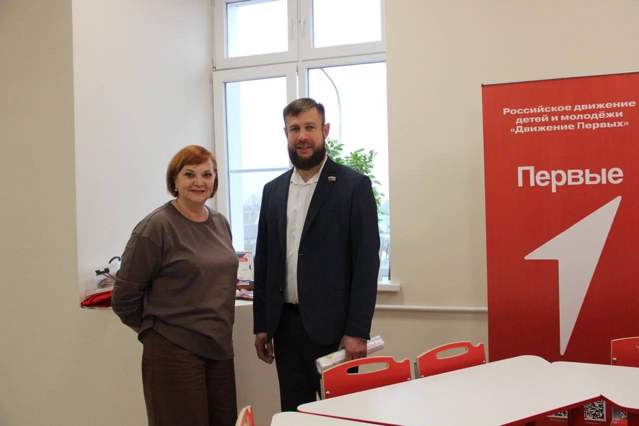 Депутат-единоросс Александр Тарасов: «Свою задачу вижу в помощи гражданам, решении их проблем, сейчас это школа»