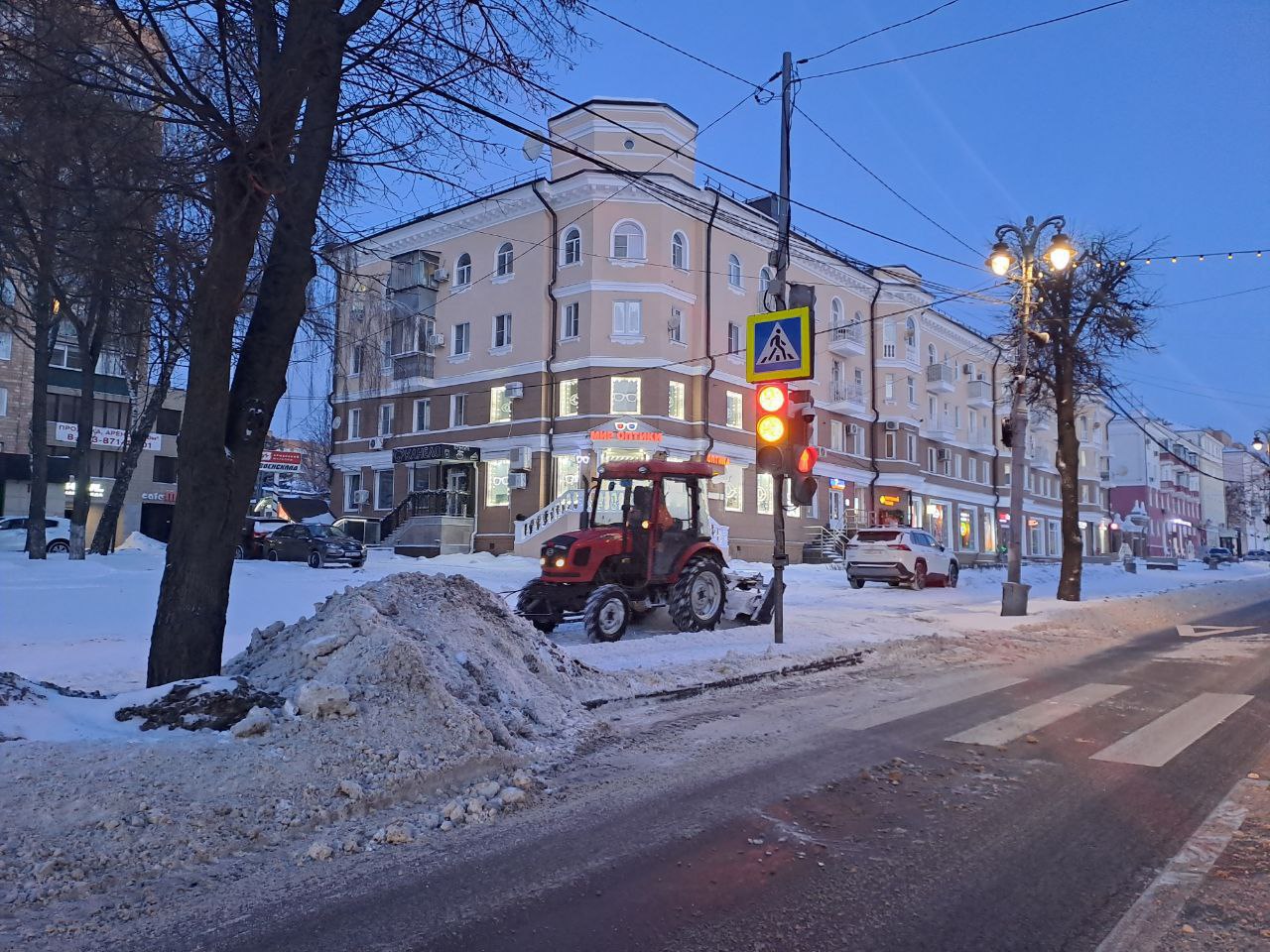 В Курске для уборки снега задействовано 75 единиц техники, сообщили в комитете ЖКХ В Курске для уборки снега задействовано 75 единиц техники, сообщили в комитете ЖКХ