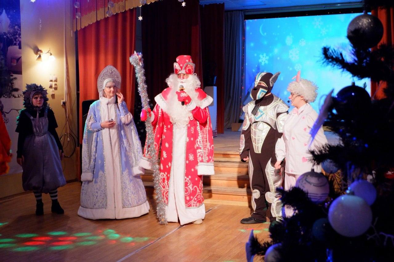 Новогодние праздники подарили юным курянам встречу со сказкой в организациях допобразования Курска Новогодние праздники подарили юным курянам встречу со сказкой в организациях допобразования Курска