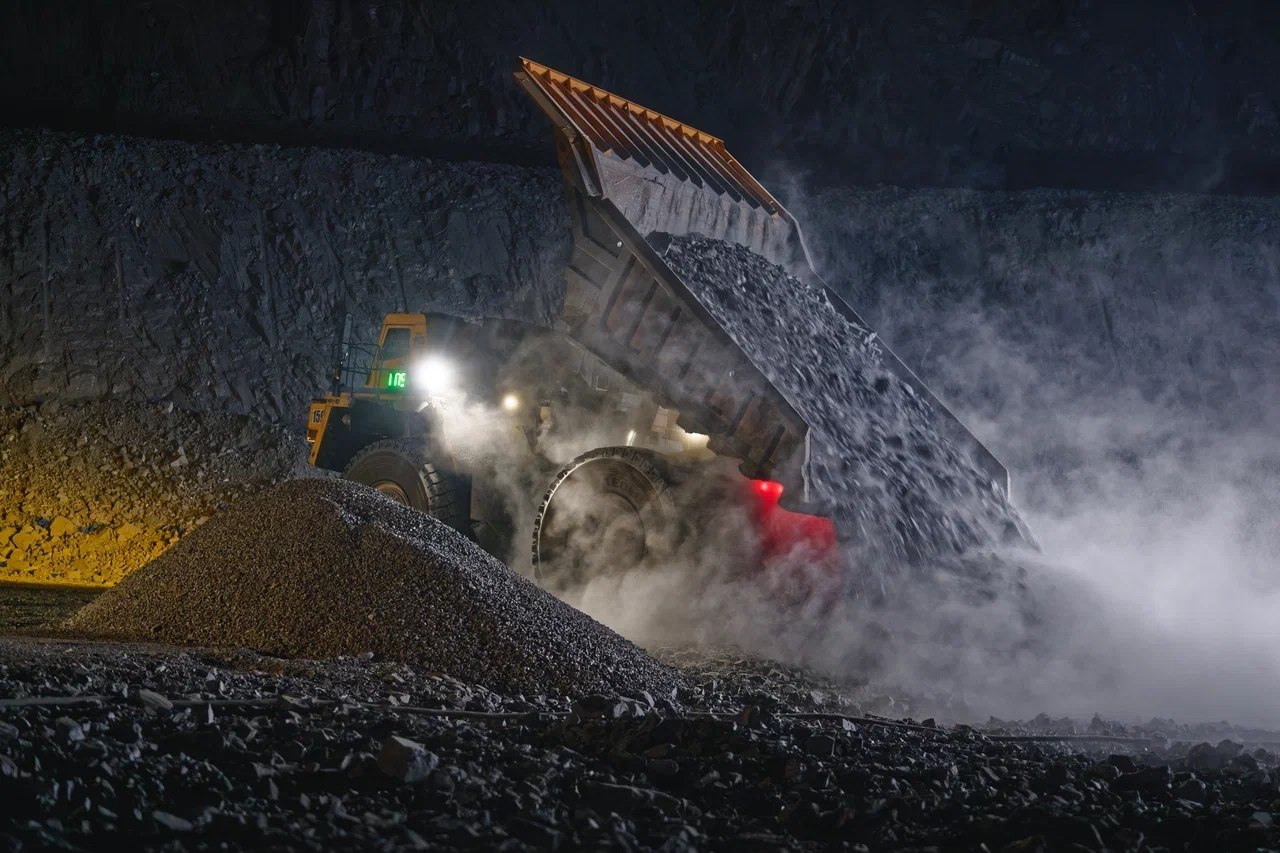 Индустриальные пейзажи ночью Индустриальные пейзажи ночью