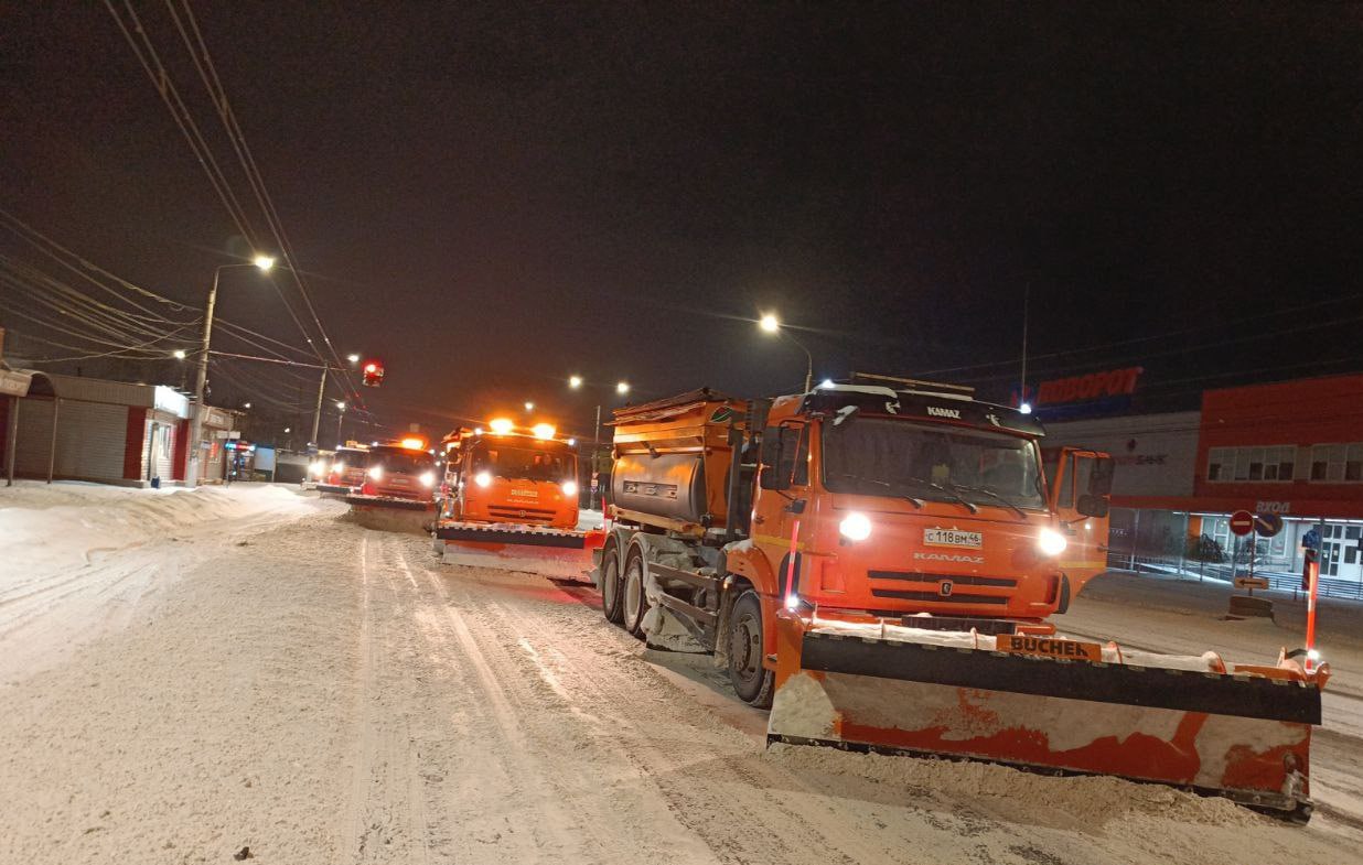 В Курске для уборки снега задействовано 75 единиц техники, сообщили в комитете ЖКХ В Курске для уборки снега задействовано 75 единиц техники, сообщили в комитете ЖКХ