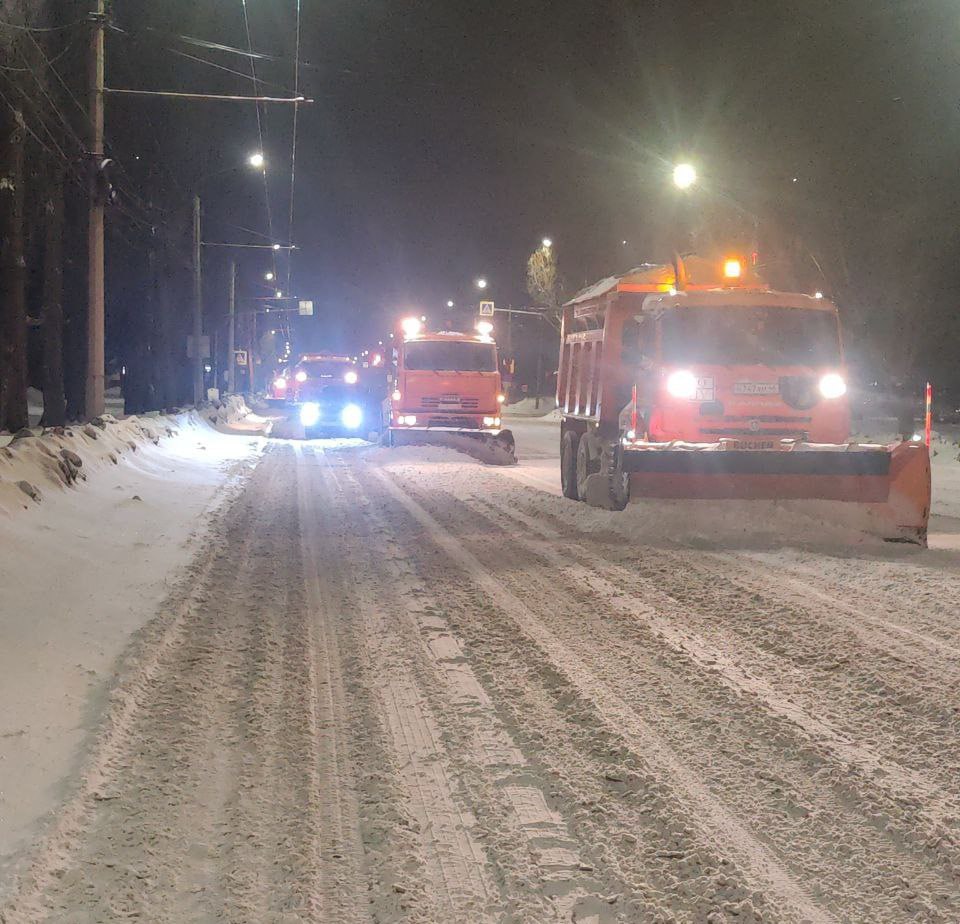 В Курске для уборки снега задействовано 75 единиц техники, сообщили в комитете ЖКХ