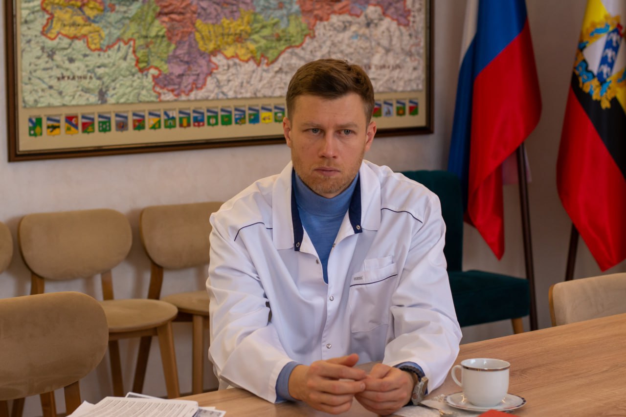 Курскую область с рабочим визитом для оценки работы нейрохирургической службы региона посетил директор Института функциональной нейрохирургии ФГБНУ «Научный центр неврологии», главный внештатный специалист нейрохирург... Курскую область с рабочим визитом для оценки работы нейрохирургической службы региона посетил директор Института функциональной нейрохирургии ФГБНУ «Научный центр неврологии», главный внештатный специалист нейрохирург...