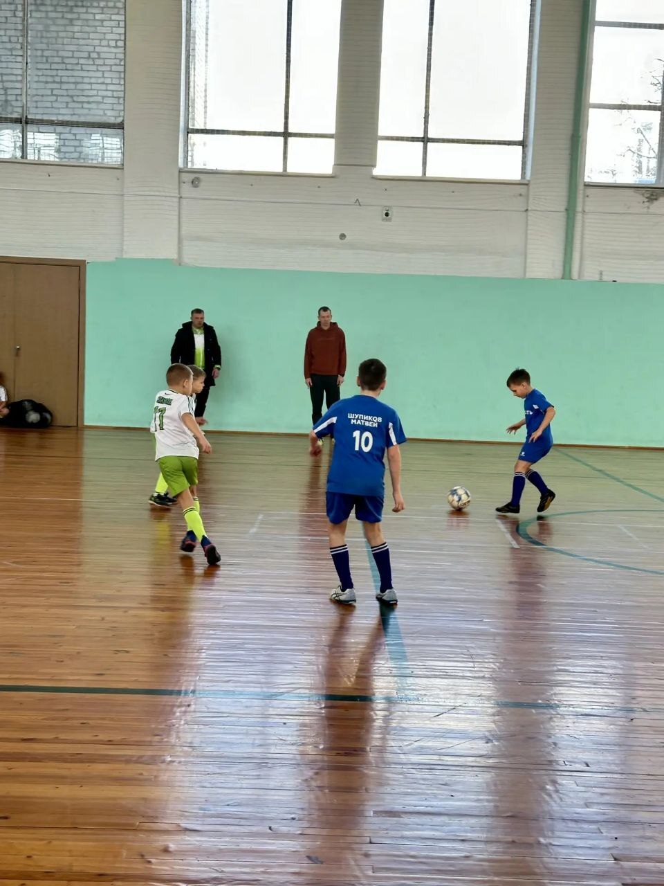 Во время новогодних праздников в спортивном зале агротехнологического колледжа прошли соревнования по футзалу среди детей 2016 года рождения Во время новогодних праздников в спортивном зале агротехнологического колледжа прошли соревнования по футзалу среди детей 2016 года рождения