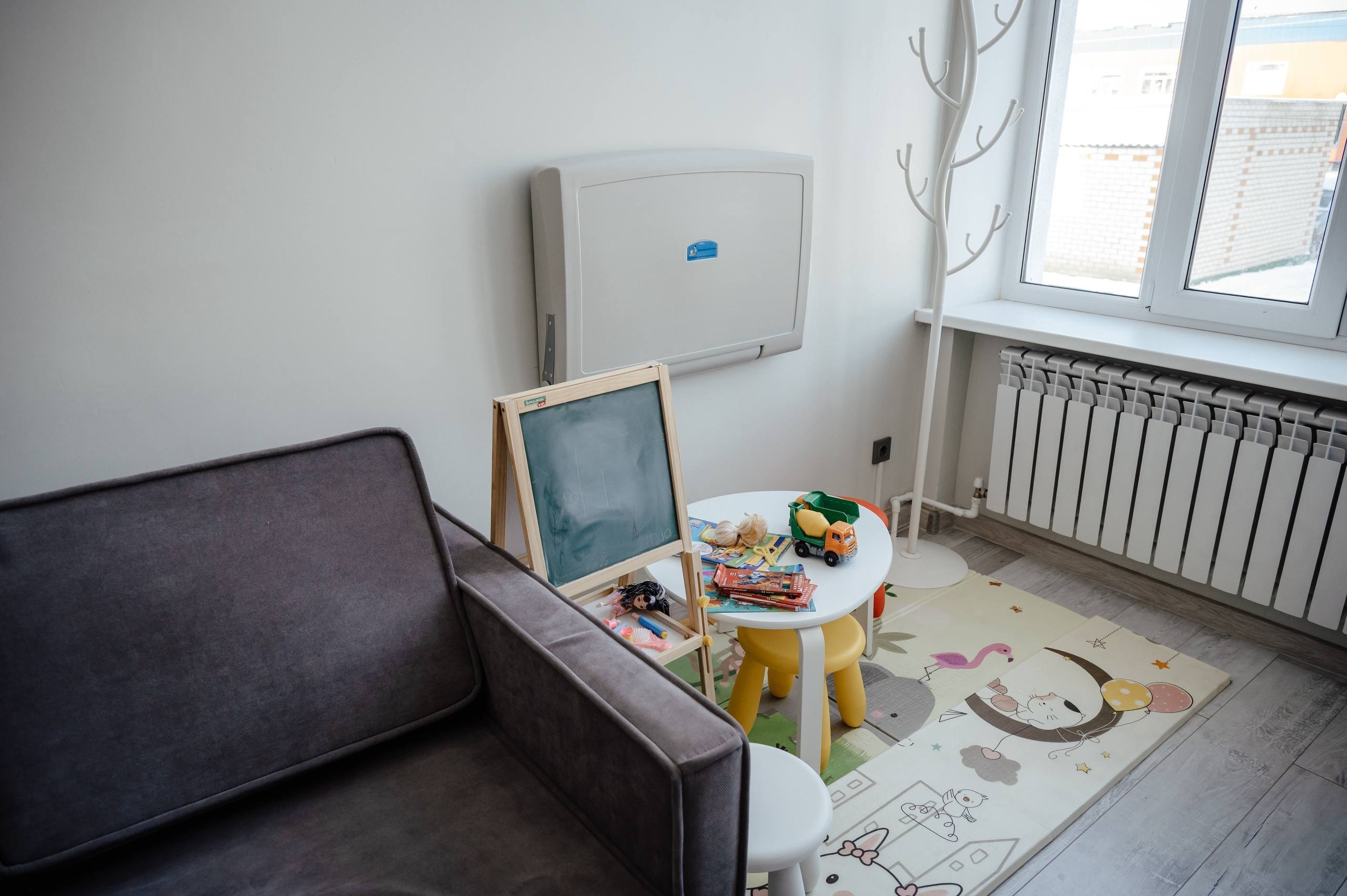 Губернатор Курской области Александр Хинштейн и начальник Московской железной дороги Павел Иванов осмотрели три отремонтированных вокзала на маршруте «Поезда Победы» Губернатор Курской области Александр Хинштейн и начальник Московской железной дороги Павел Иванов осмотрели три отремонтированных вокзала на маршруте «Поезда Победы»