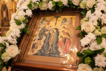 Игорь Глущенко: С праздником Крещения Господня! Пусть святая вода смоет все печали и невзгоды, наполнит сердца верой, надеждой и любовью