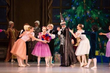 В Железногорске на сцене большого зала Дворца горняков при поддержке федерального проекта «Пушкинская карта» национального проекта «Семья», инициированного Президентом Российской Федерации Владимиром Путиным, с грандиозным...