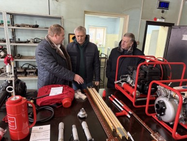 Сегодня вместе с председателем постоянного комитета по промышленности, строительству, транспорту и жилищно-коммунальному хозяйству, заместителем председателя Курской областной Думы Александром Кичигиным посетили курский...