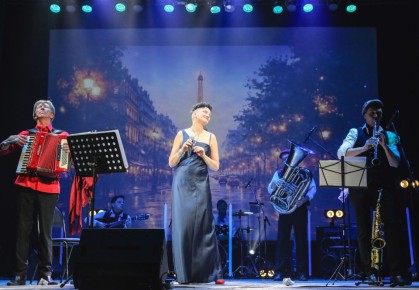 � 15 �� 17 ������ � �������������, ������� � ������ ������ ������ �������� ������ ����� ����� � ����-�������� TOUTE LA VIE, ����������� 110-����� ���� ����