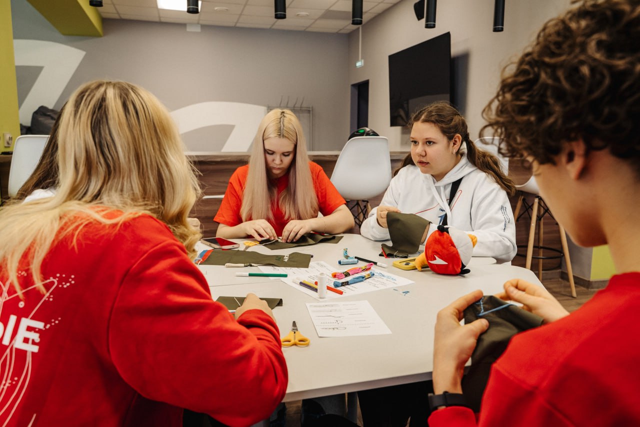 22 января исполнилось 122 года со дня рождения нашего земляка – знаменитого писателя Аркадия Гайдара 22 января исполнилось 122 года со дня рождения нашего земляка – знаменитого писателя Аркадия Гайдара