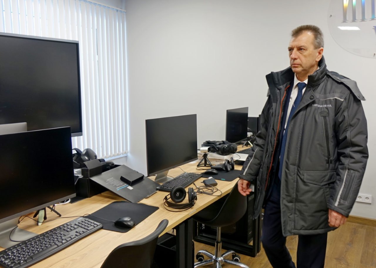 Игорь Корпунков: В начале учебного года в Курчатове распахнула свои двери Школа креативных индустрий Игорь Корпунков: В начале учебного года в Курчатове распахнула свои двери Школа креативных индустрий