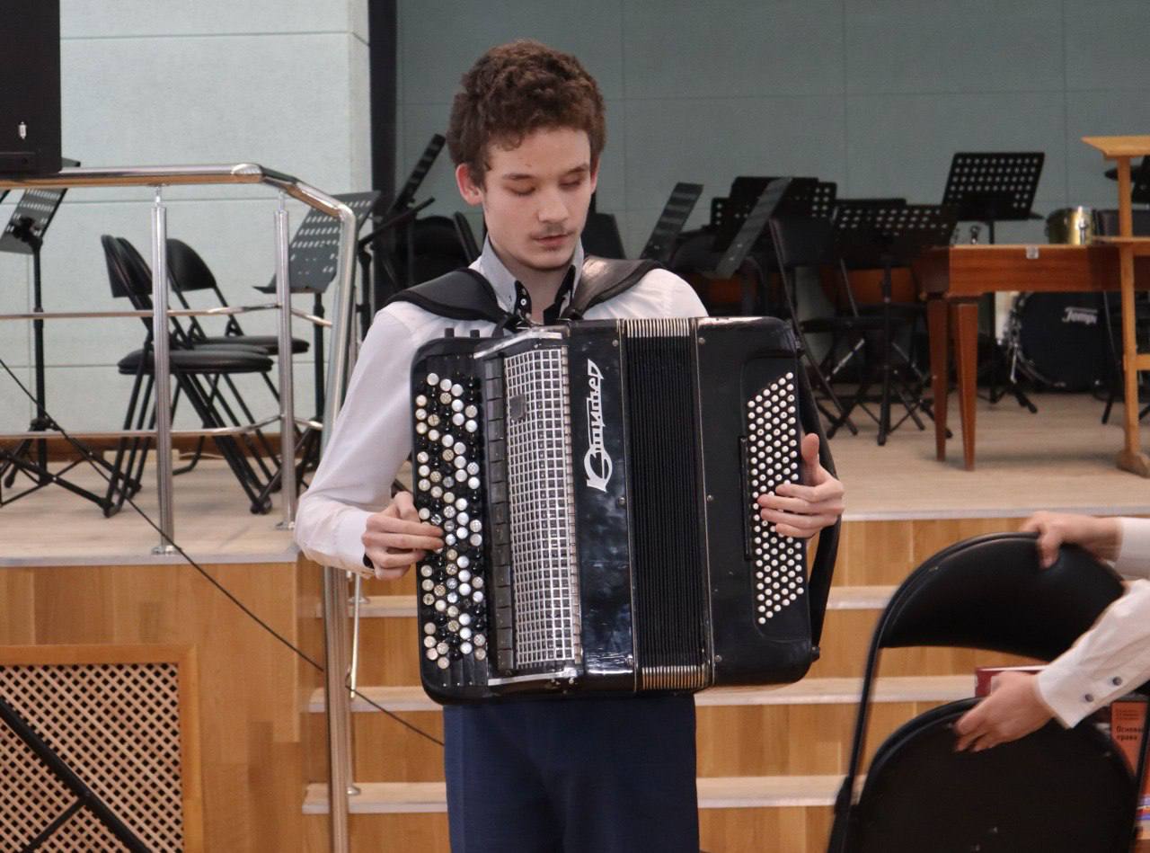 Председатель курского избиркома Евгений Черкашин встретился с учащимися музыкального колледжа-интерната для слепых в Курске Председатель курского избиркома Евгений Черкашин встретился с учащимися музыкального колледжа-интерната для слепых в Курске