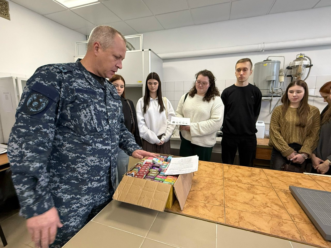 В Курской области Всероссийская акция «Студенческий десант» стартовала с визита в экспертно-криминалистический центр В Курской области Всероссийская акция «Студенческий десант» стартовала с визита в экспертно-криминалистический центр