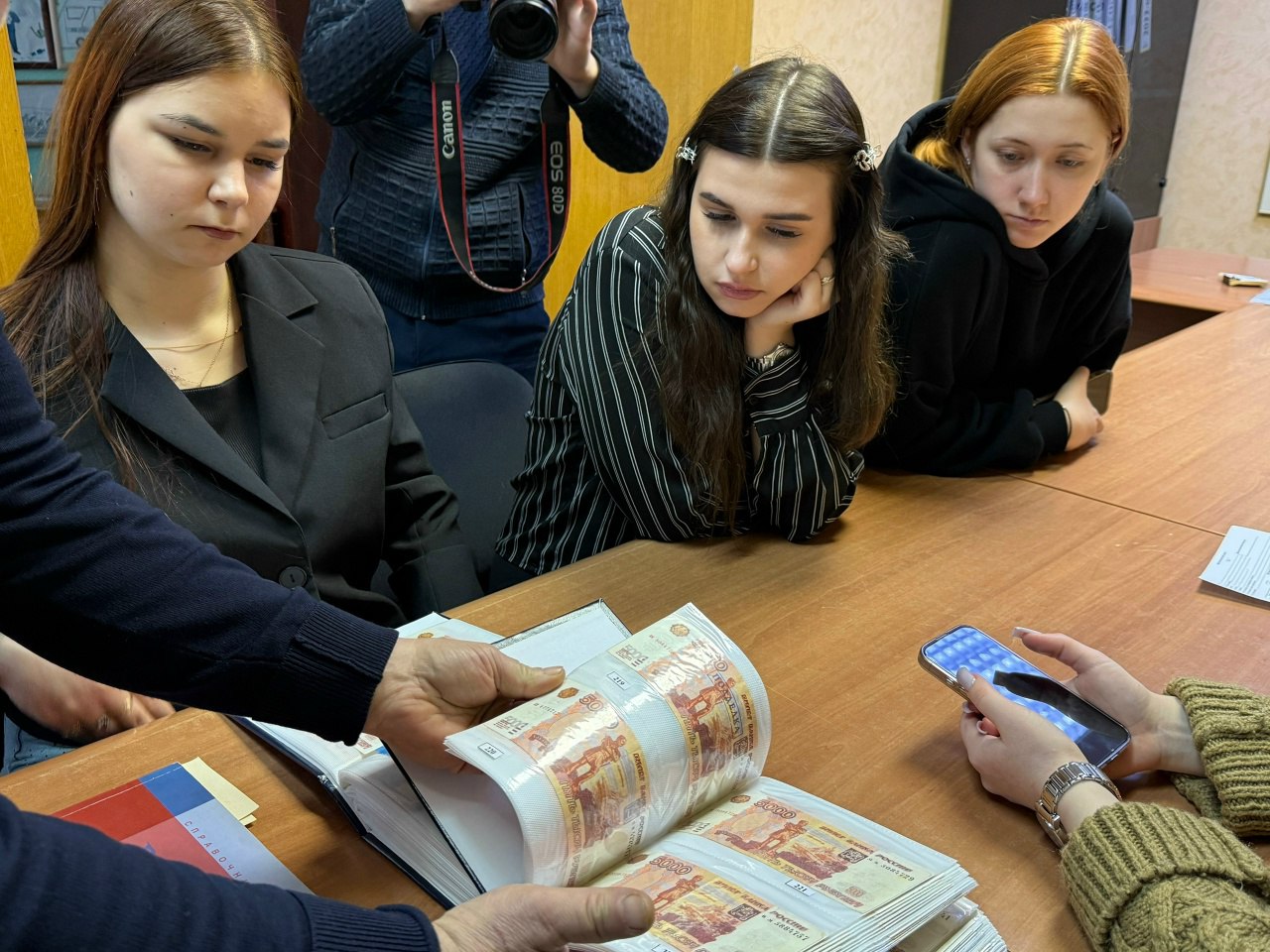 В Курской области Всероссийская акция «Студенческий десант» стартовала с визита в экспертно-криминалистический центр В Курской области Всероссийская акция «Студенческий десант» стартовала с визита в экспертно-криминалистический центр