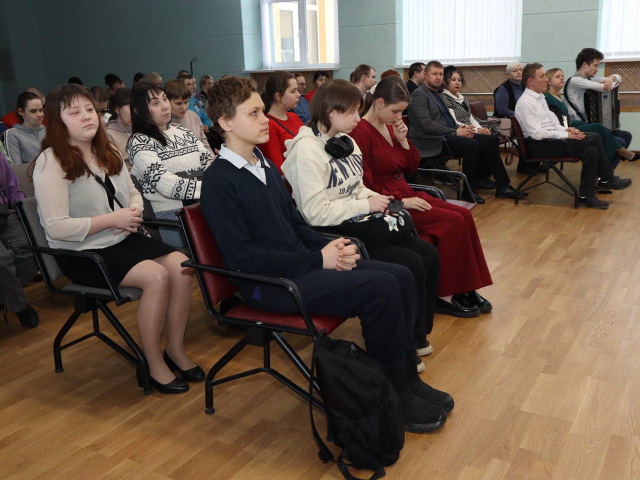 Председатель курского избиркома Евгений Черкашин встретился с учащимися музыкального колледжа-интерната для слепых в Курске Председатель курского избиркома Евгений Черкашин встретился с учащимися музыкального колледжа-интерната для слепых в Курске