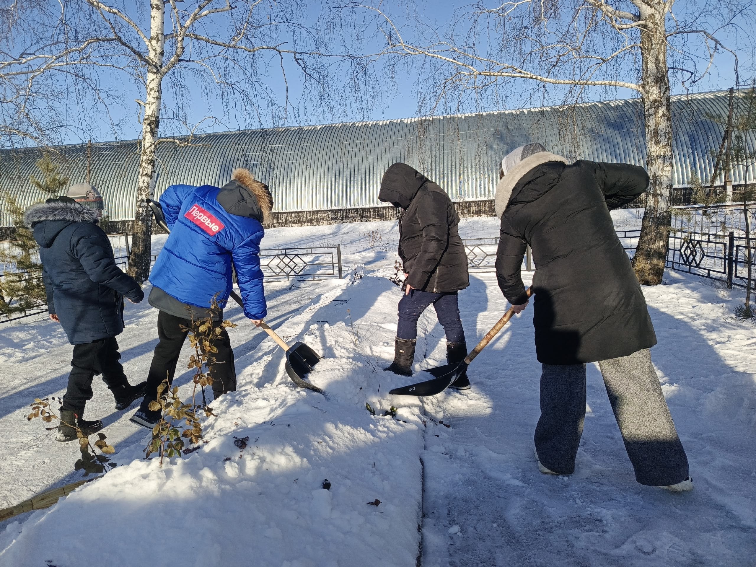 Тимуровцы в деле!. Активисты Движения Первых Сазановской школы присоединяются к акции "Память поколений" которая проходит в рамках Дня Тимуровца Тимуровцы в деле!. Активисты Движения Первых Сазановской школы присоединяются к акции "Память поколений" которая проходит в рамках Дня Тимуровца