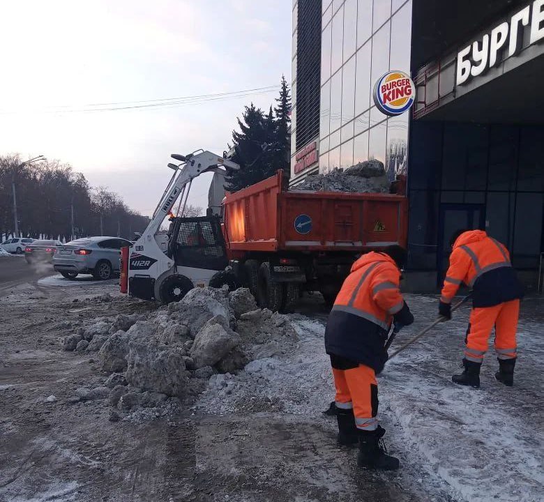 Весь день в Курске будут убирать снег Весь день в Курске будут убирать снег
