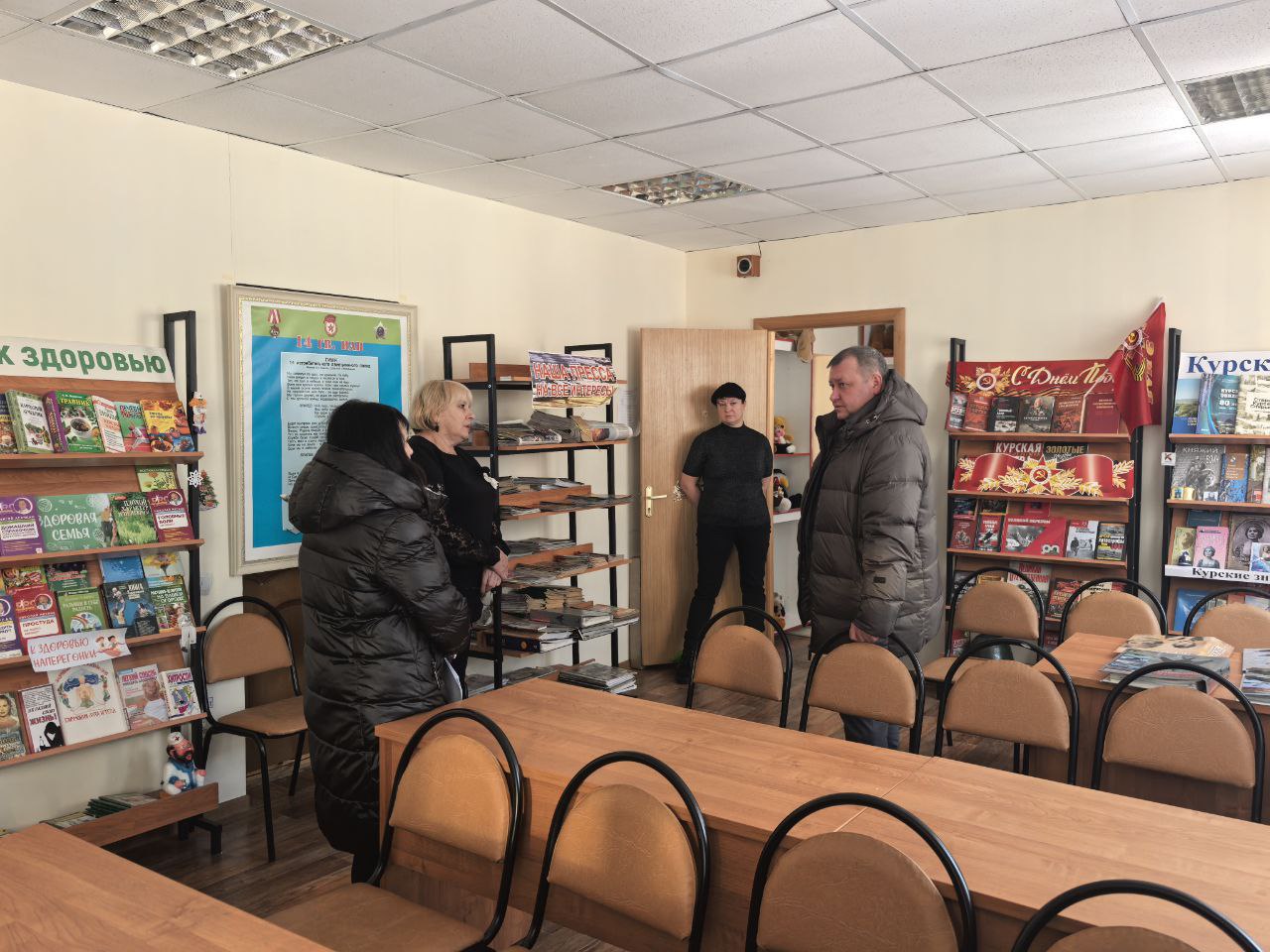 Андрей Телегин: Сегодня посетил Халинскую сельскую библиотеку им. Н. Н. Прокофьевой. Ознакомился с ее материально-технической базой и планах по предстоящей модернизации Андрей Телегин: Сегодня посетил Халинскую сельскую библиотеку им. Н. Н. Прокофьевой. Ознакомился с ее материально-технической базой и планах по предстоящей модернизации