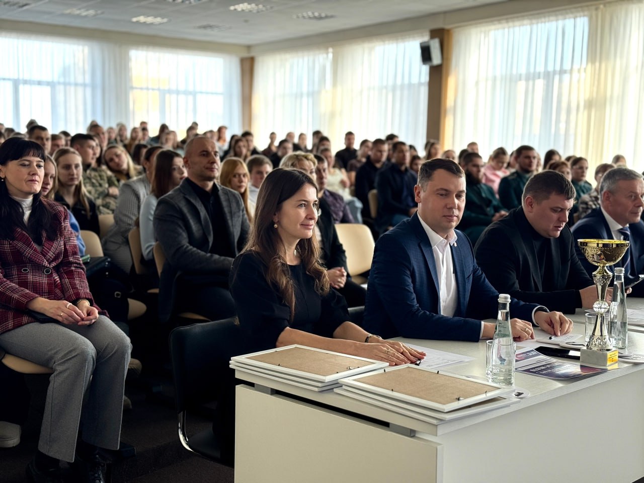 В преддверии Дня российского студенчества в Курской академии государственной и муниципальной службы состоялось традиционное соревнование – Кубок ректора по КВН-2026 В преддверии Дня российского студенчества в Курской академии государственной и муниципальной службы состоялось традиционное соревнование – Кубок ректора по КВН-2026