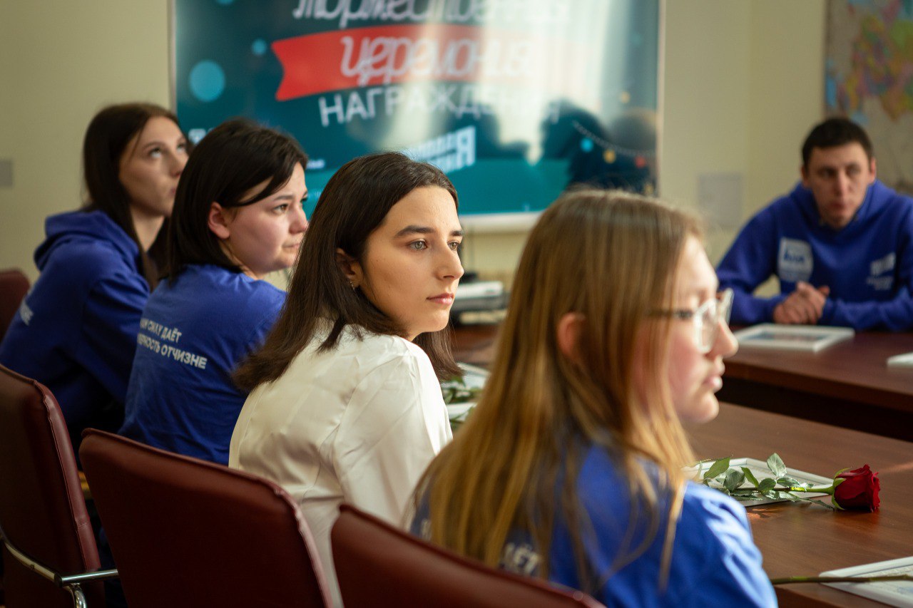 Встреча в партии: о мотивации молодежи в современном обществе