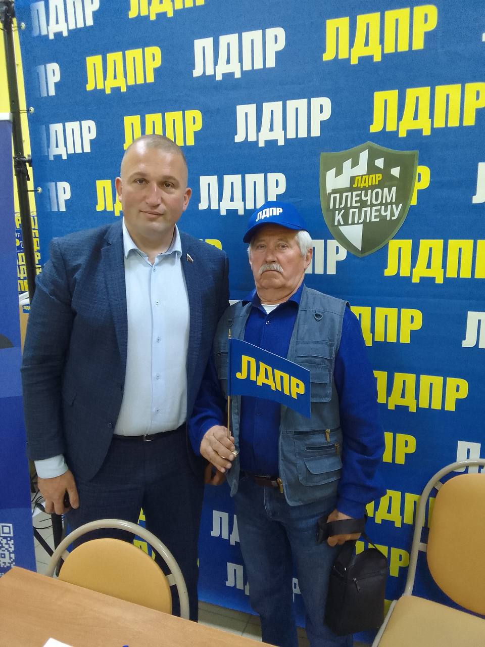 Алексей Томанов: Искренне поздравляю координатора Тимского местного отделения ЛДПР Николая Стефановича Холина!