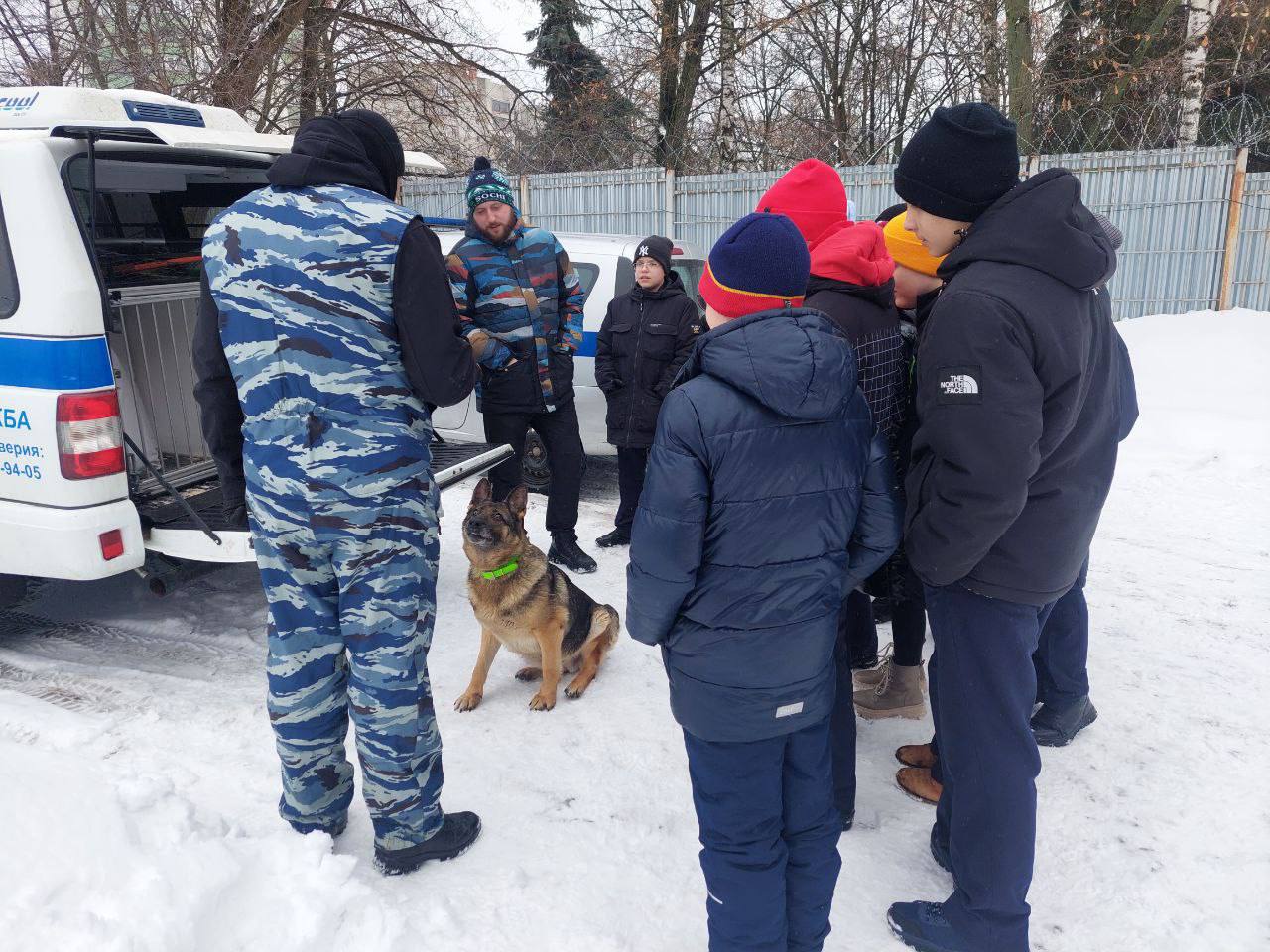 Сотрудники Курского ЛО МВД России на транспорте совместно с общественным советом присоединились к ежегодной Всероссийской акции «Студенческий десант»